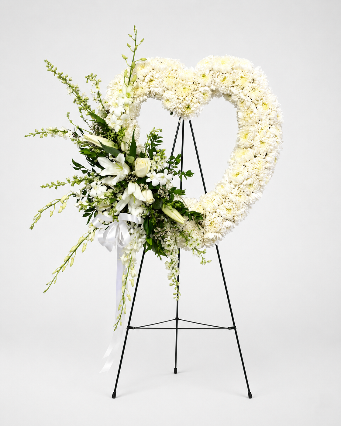 White Heart Sympathy Arrangement / Hawaii Funeral Flower