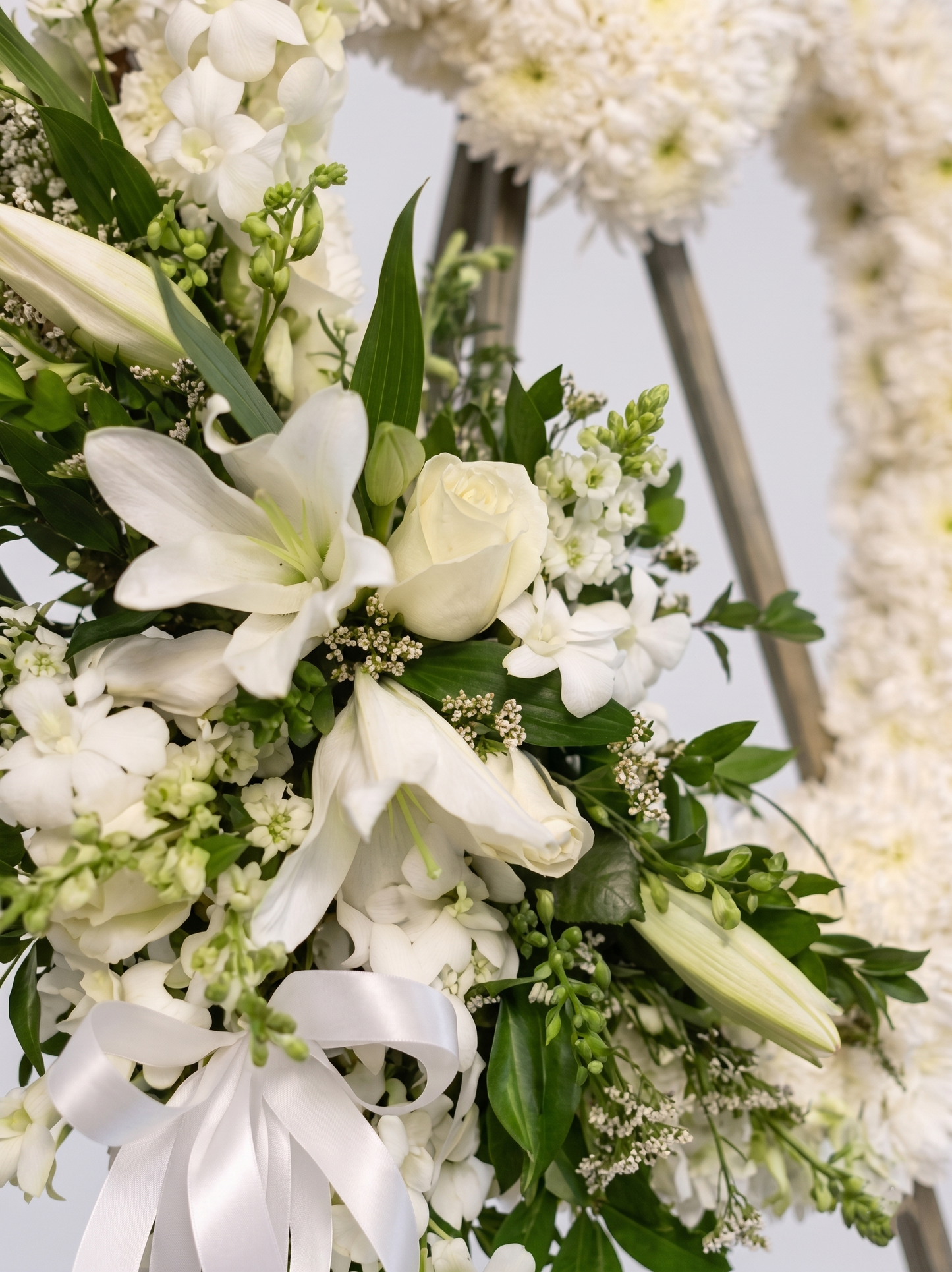White Heart Sympathy Arrangement / Hawaii Funeral Flower